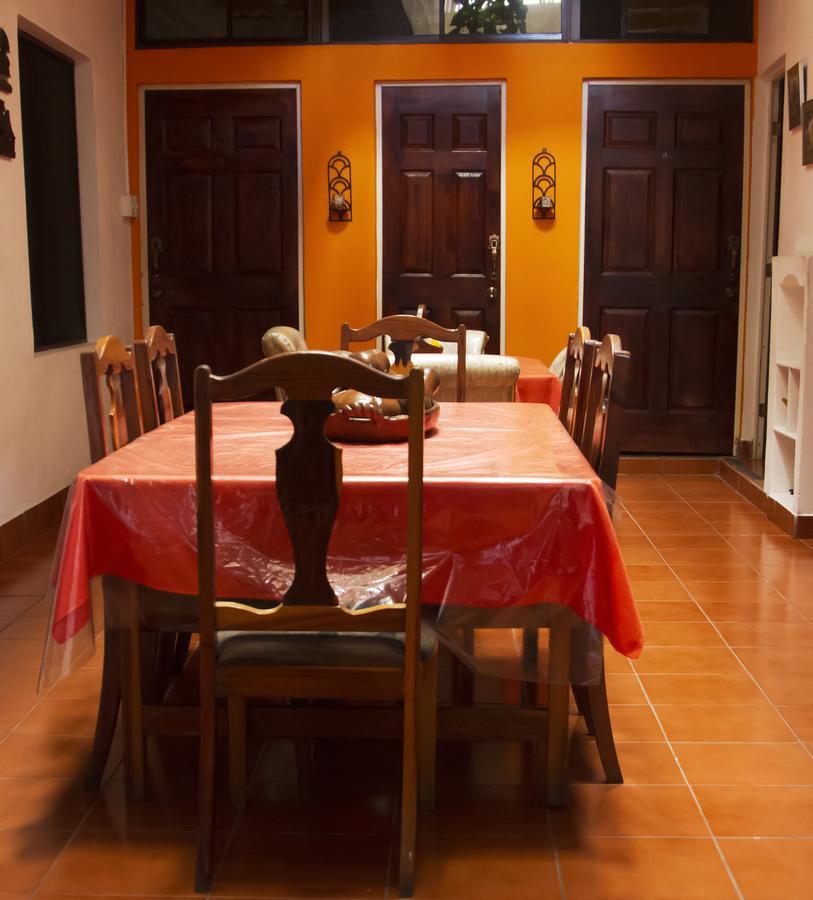 بيت شباب Casa Brenes ماتاغلبا المظهر الخارجي الصورة